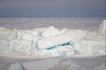 Visualization of declining Arctic sea ice and pressure ridges, highlighting environmental and ecosystem impacts.