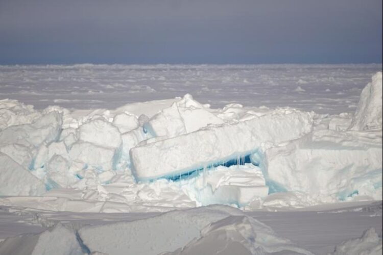 Visualization of declining Arctic sea ice and pressure ridges, highlighting environmental and ecosystem impacts.