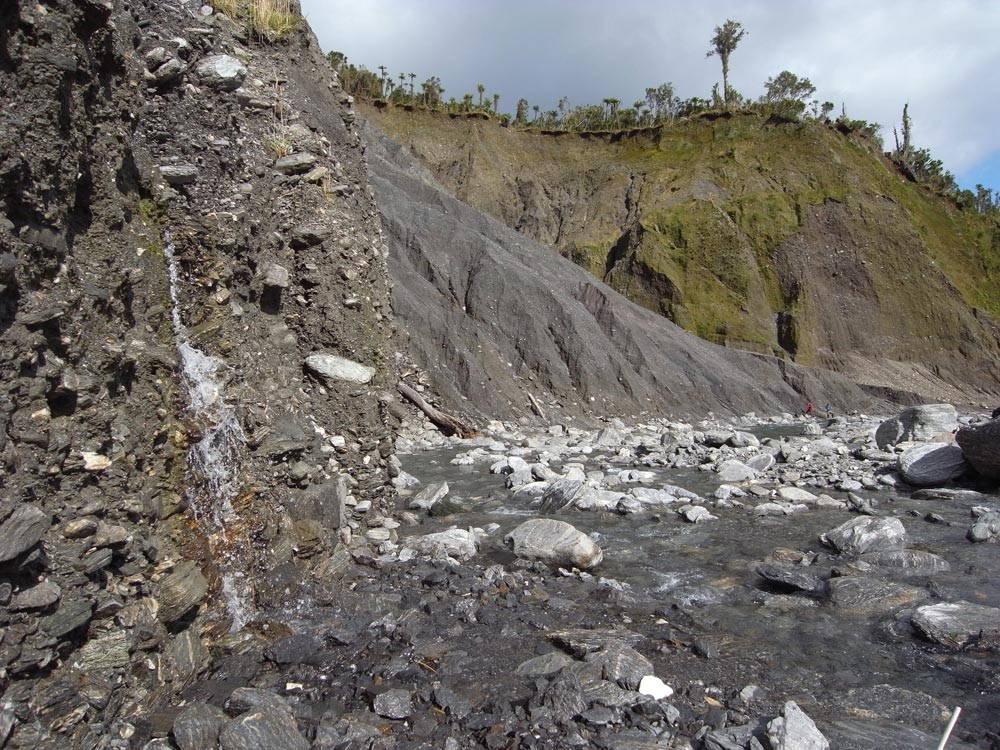 How do Landslides control the weathering of rocks? - Innovations Report